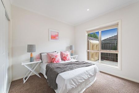 Stylish Living in a Private, Convenient Setting - Photo 4