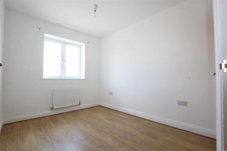 2 bedroom maisonette to rent - Photo 2