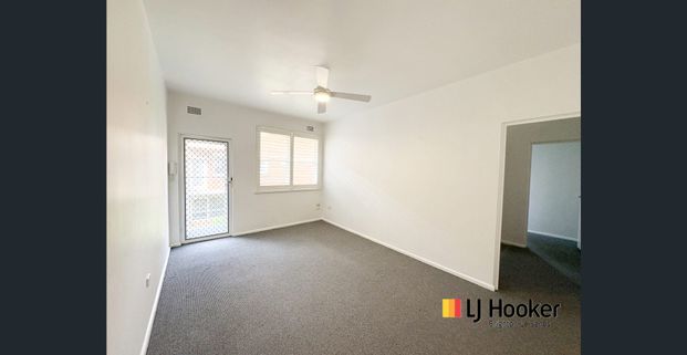 MODERN ONE BEDROOM APARTMENT! - Photo 1