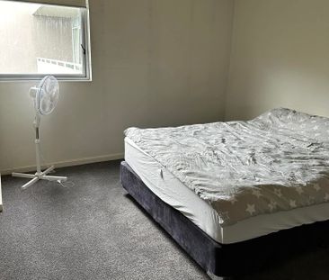 Port Melbourne - Photo 3