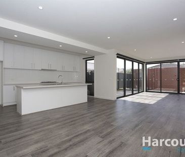 Modern 3-Bedroom Home with Stylish Features in Thomastown - Photo 5
