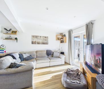 3 bedroom semi-detached house to rent - Photo 4