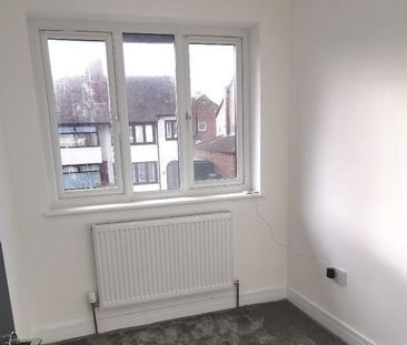 5 bedroom semi-detached house to rent - Photo 2