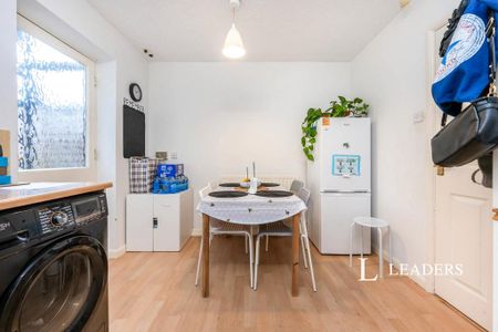 2 bedroom semi-detached house to rent - Photo 2