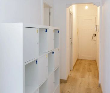 Room in a shared 8-bedroom apartment for rent in Collblanc - Foto 4