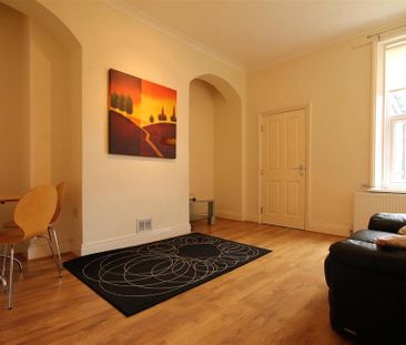 3 bedroom apartment to rent - Photo 2