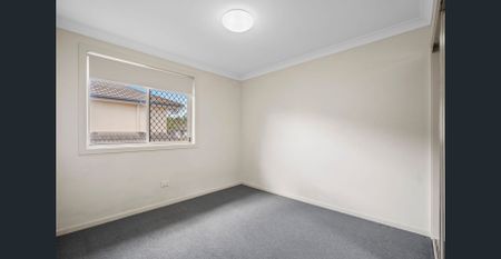 Huge Family Home in Stretton School Catchment - Photo 2