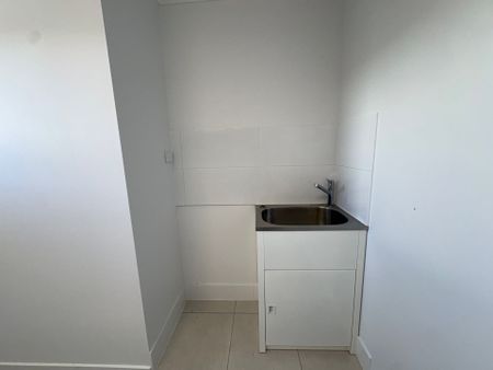 Modern Comfort and Convenience in the Heart of Medowie - Photo 3