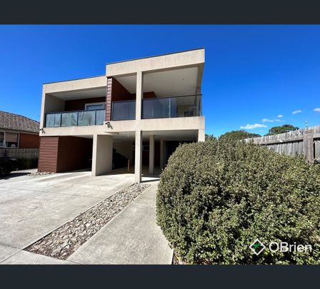 2/13 Cliff Road, Frankston, Vic 3199 - Photo 1
