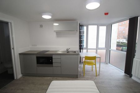 5 Lodge Bank, PRESTON PR1 1JR - Photo 4