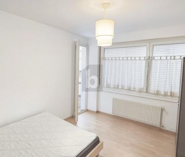 STYLISH, MODERN AND CENTRALLY LOCATED - Photo 3