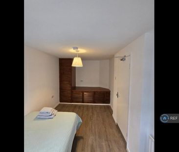 1 bedroom in a house share to rent - Photo 6