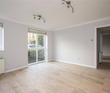 Byron Court, E11 - Photo 2