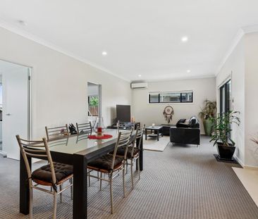 Modern Family Home - Photo 5