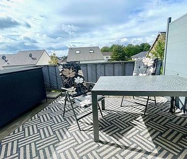 Gut geschnittene 2-Zimmer-Dachgeschosswohnung mit schönem Balkon un... - Photo 1