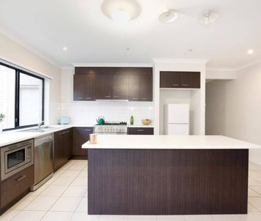 Three Bedroom Family Home - Photo 4