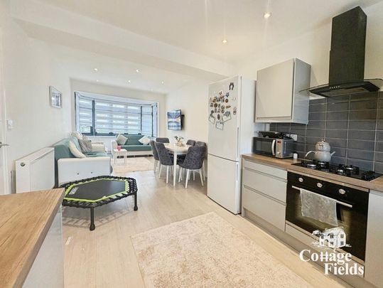 3 bedroom flat to rent - Photo 1