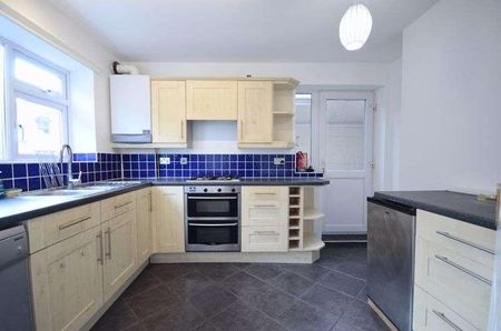 Wroxham Road, Poole, BH12 - Photo 5