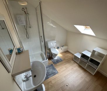 Riverside Court, Rock Ferry - Photo 2