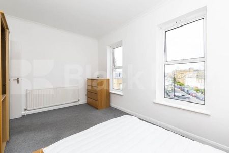 2 bedroom property close to amenities and dalston overground - Photo 3