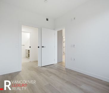 Condo in Vancouver East Side, BC - Photo 4