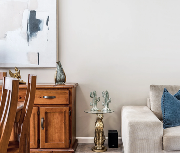 Spacious & Convenient Townhouse in Prime Hurstville Location - Photo 1