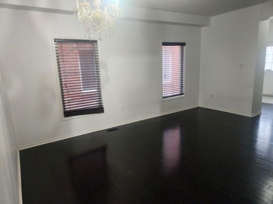 For Lease - 7103 Benjamin Court, Mississauga, Ontario - Photo 1