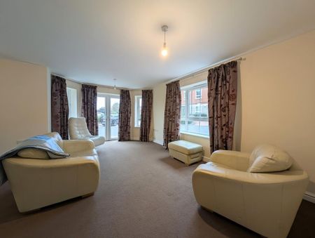 3 bedroom flat to rent - Photo 5