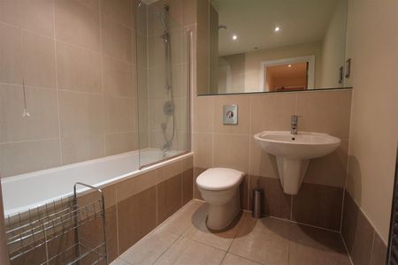 Waterloo Apartments, Leeds City Centre, LS10 1JA - Photo 3