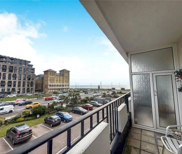 3 bedroom flat to rent - Photo 1