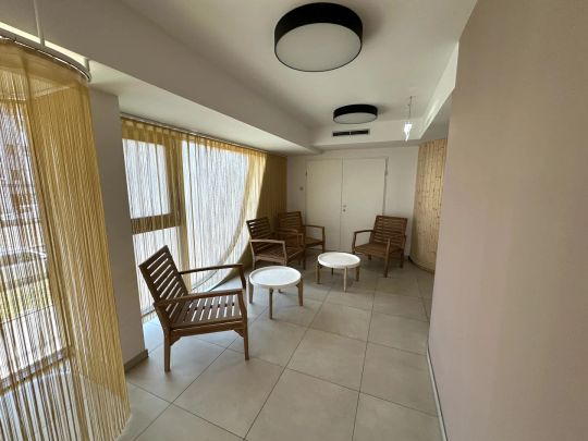 DECK-ZEHN - Tolle 2-Zimmer Wohnung mit idealem Schnitt und sonnigem Ausblick im 8.Stock - inkl. Sauna, Fitness uvm. - Photo 1