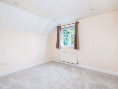 A beautifully presented and recently refurbished contemporary family home in a desirable location within easy walking distance of the local amenities and Hampton Court train station. - Photo 3