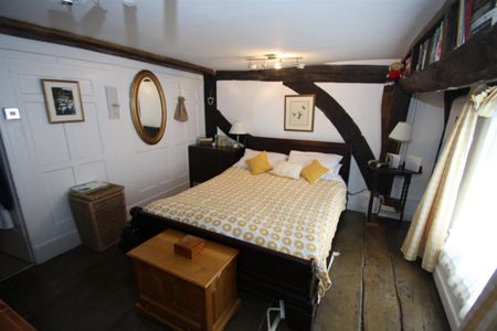 The Square, Lenham, Maidstone - Photo 4