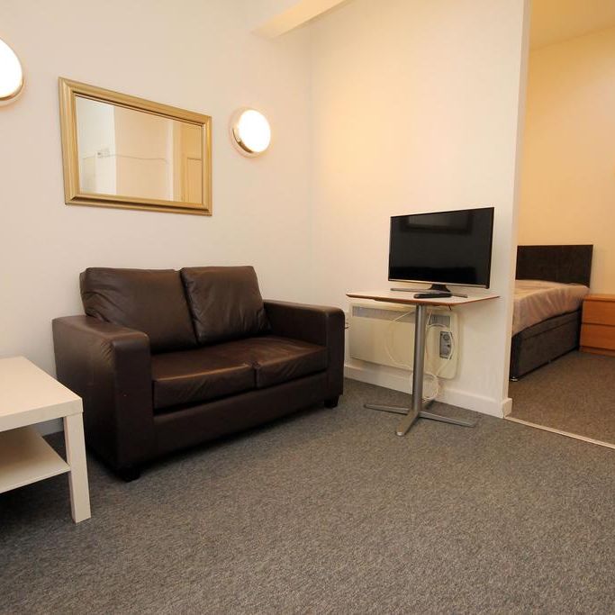 Studio to rent - Photo 1