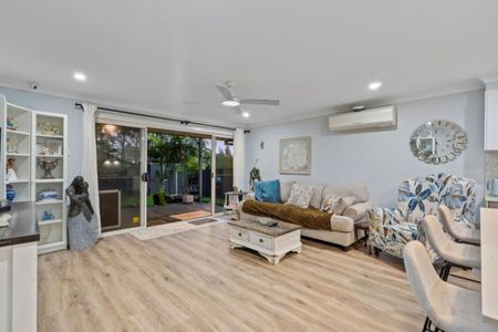 Family Home with solar and extra space for trailer, boat or caravan - Photo 2