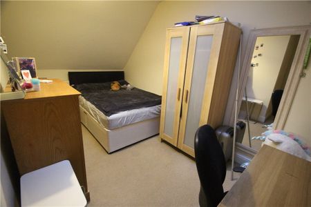 Egham Hill, Englefield Green, Egham, Surrey, TW20 0AL - Photo 4