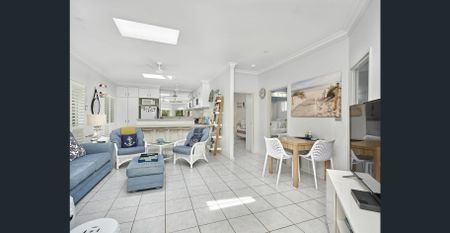 🌴 Dreamy Trinity Beach Retreat for Rent! 🌊 - Photo 3