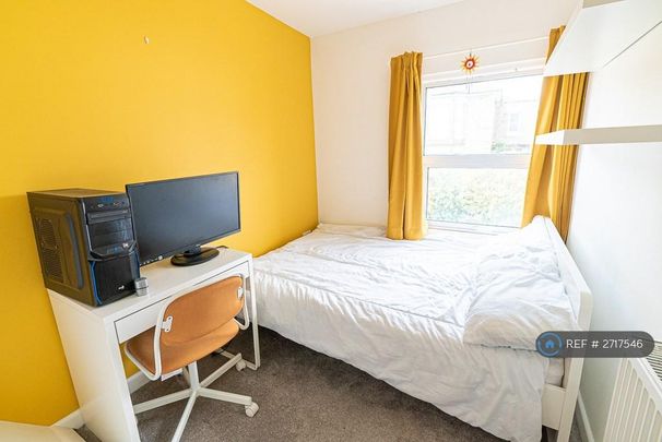 5 bedroom end of terrace house to rent - Photo 1