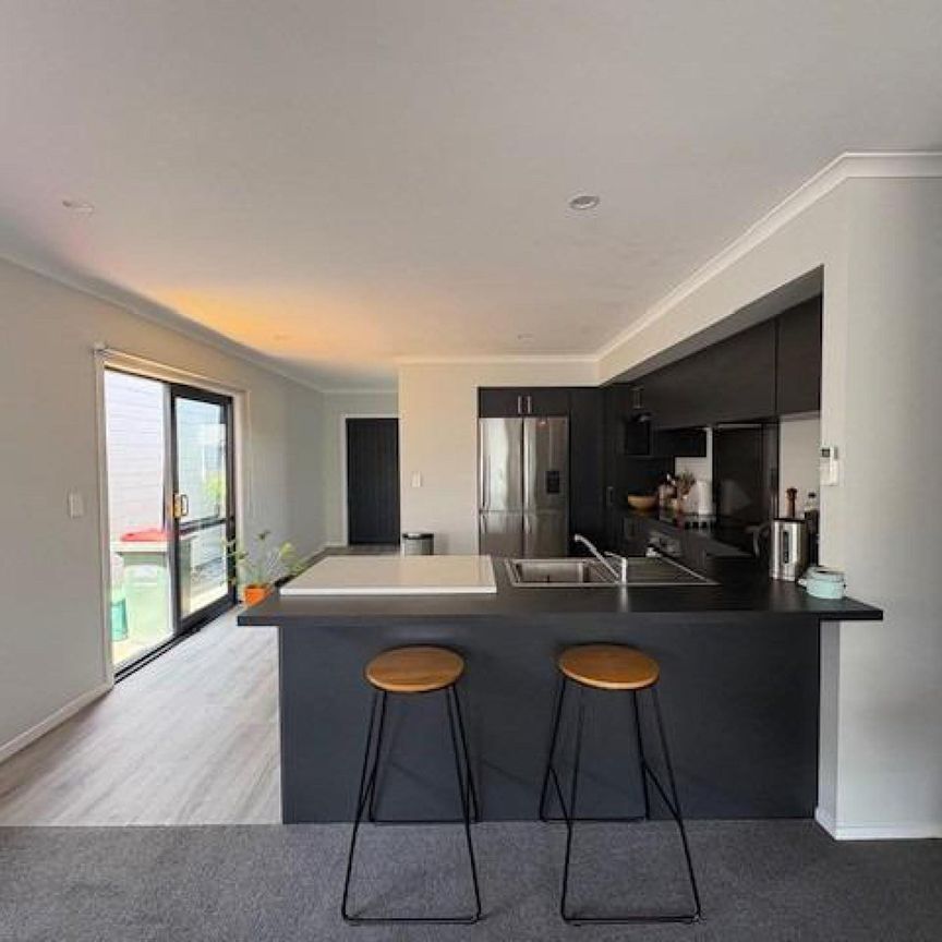 Top Tier in Te Kaarearea - Photo 1