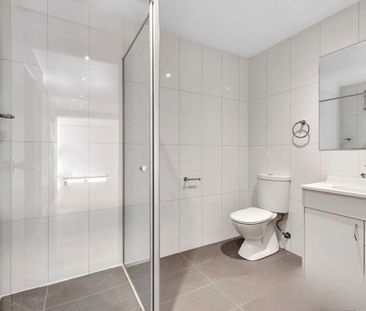 Classic 2Br Townhouse in Maribyrnong! - Photo 6