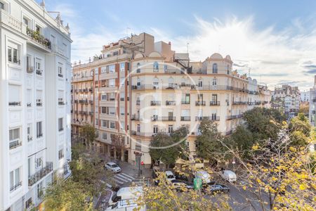 Flat for rent with views in Gran Vía (Valencia) - Photo 5