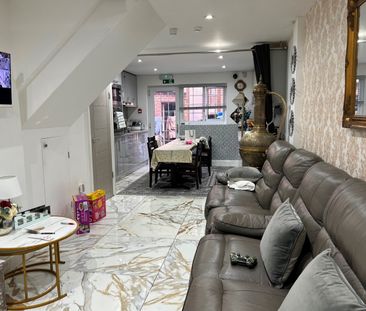 Room in a Shared House, Scarborough Street, E1 - Photo 1