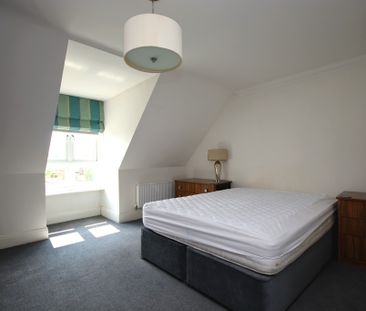 3 bedroom Apartment to let - Photo 6