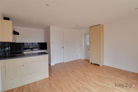 Kildonan Grove, Frecheville, S12 - Photo 5