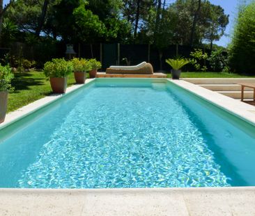 Modern 4-Suite Villa in Exclusive Quinta da Marinha - Photo 4