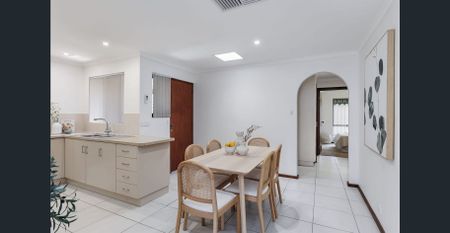 NEAT AND SWEET - 2 BEDROOMS CLOSE TO TRANSPORT & THE BEACH ! - Photo 2