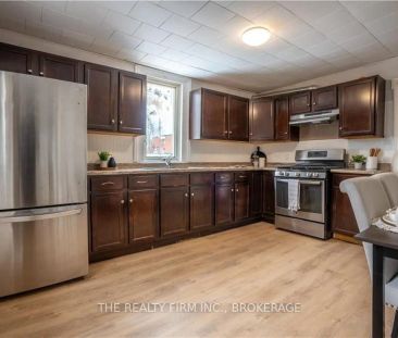 Detached Home For Lease | X8286178 - Photo 1