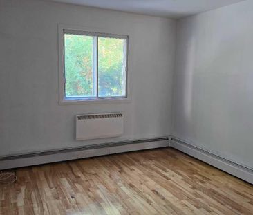 5 1/2 à louer - Photo 2