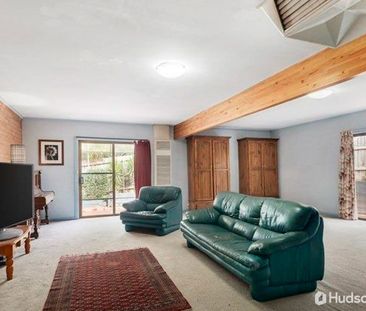 A truly spacious home! - Photo 2