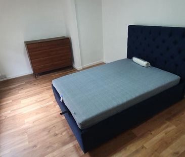 3 bedroom flat to rent - Photo 2